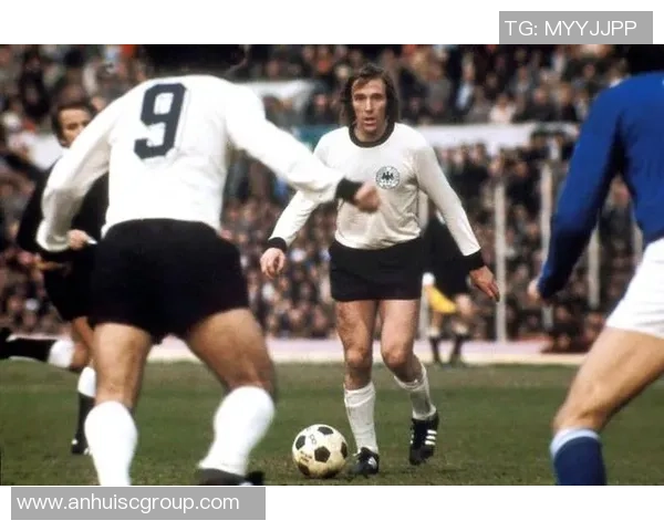 德国足球传奇：退役巨星的辉煌生涯