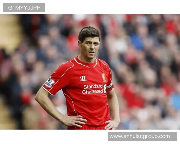 十号足球后卫球星盘点：从传奇到当代的顶级防守大师